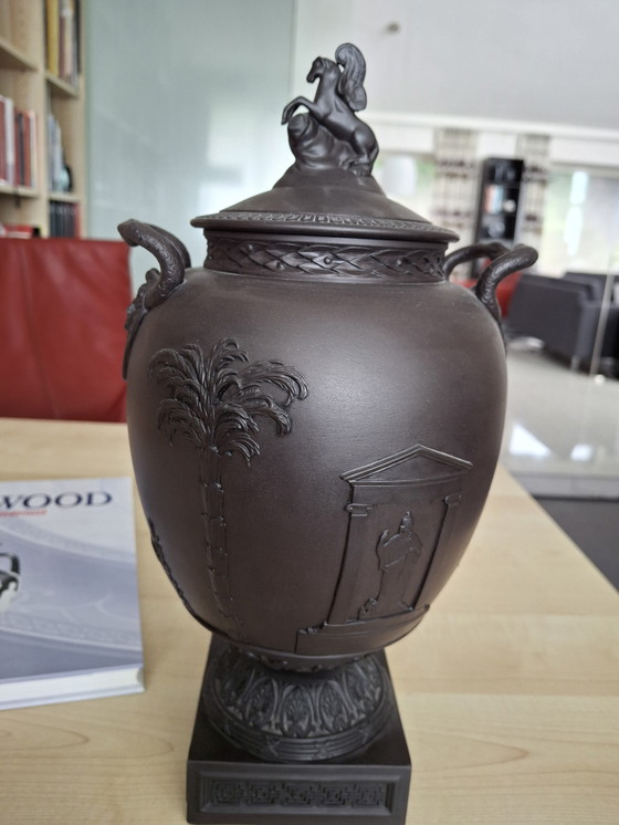 Image 1 of Homeric Vase Wedgwood Black Basalt