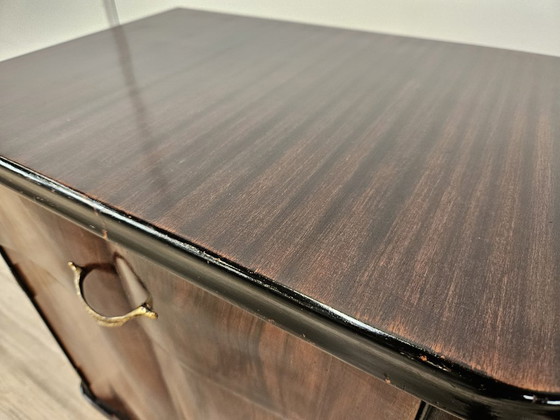 Coppia di comodini in mogano anni '50 con anta e cassetto, Legno, Metallo, Marrone, Vintage (foto 8 di 15)