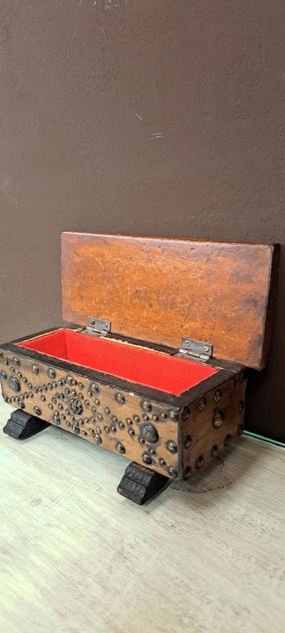 Antique handcrafted jewelry box, Decorative Objects, Leather, Wood, Brown (photo 2 of 8)