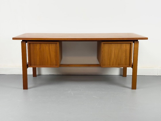 Image 1 of Teakhouten bureau uit het midden van de eeuw door Svend Åge Madsen voor Sigurd Hansen, jaren 60