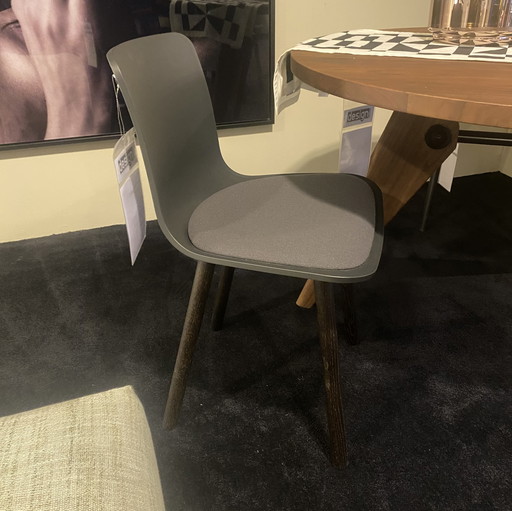 Vitra Hal dining chair