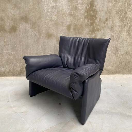 Poltrona Cassina Palmaria in pelle design Vico Magistretti