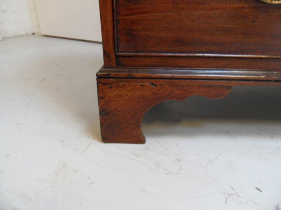 Image 1 of Antique oak chest of drawers
