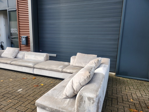 Sofá lounge Club Michel de B&B Italia en terciopelo