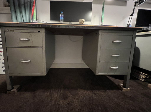 Gispen (Dutch Originals) Industrie-Stahlschreibtisch 7652