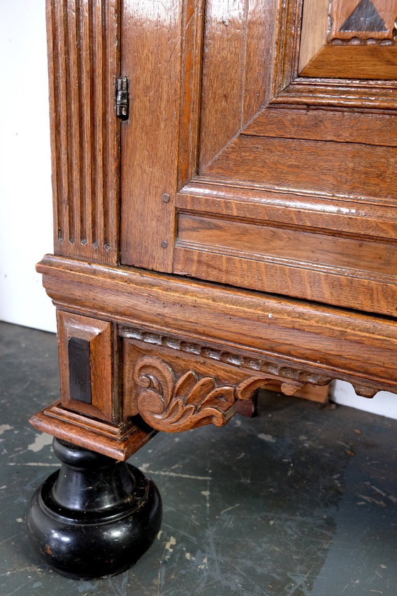 Image 1 of Gelderse Kussenkast, 17de eeuw, eikenhout. 