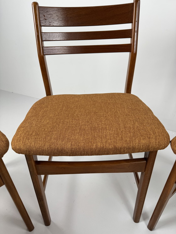 Image 1 of Set di 4 sedie da pranzo danesi di metà secolo: eleganza senza tempo