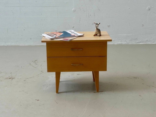 Vintage nachtkastje uit het midden van de vorige eeuw met 2 lades, jaren 60. – ladekasten, Wood (photo 2 of 10)