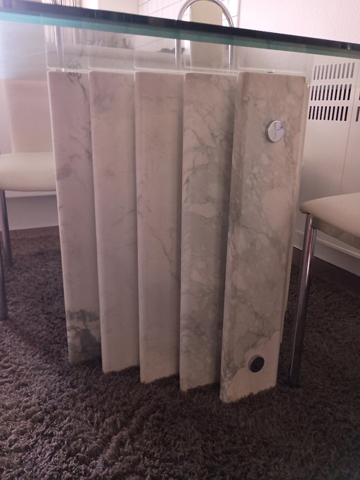 Designer-Tischgestell aus Marmor mit Glasplatte