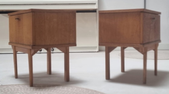 Image 1 of Tables de chevet du milieu du siècle