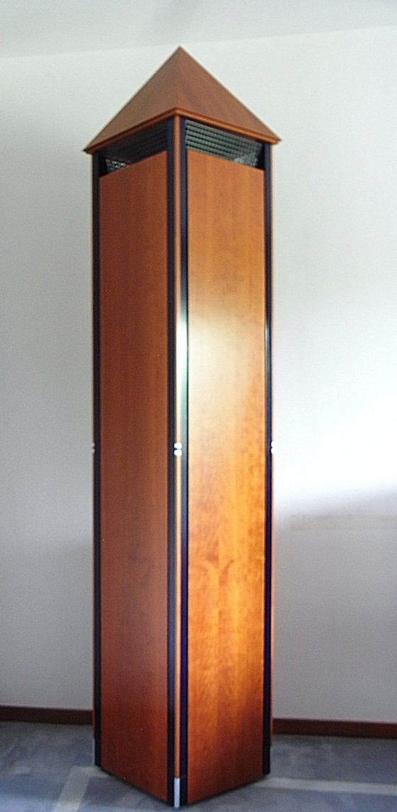 Image 1 of Armoire colonne postmoderne, en bois de cerisier, pièce unique des années 1980