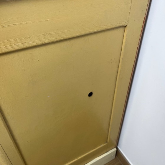 Image 1 of Antiek botergeel keukendressoir, eind 19e - begin 20e eeuw