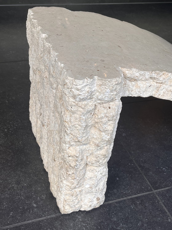 Image 1 of Tavolino da caffè vintage in pietra Mactan degli anni '80