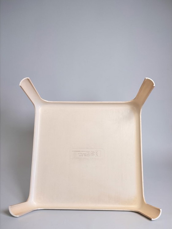 Image 1 of Tavolino da caffè Artemide Giano anni '70 – Design italiano Space Age in ABS – 70×70 cm – Firmato