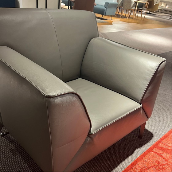 Image 1 of Gealux Pacific Pure 2.5 seater sofa +