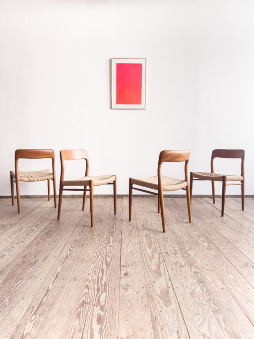 Set van 4 eetkamerstoelen in mid-century stijl van Niels O. Møller voor J.L. Mollers, model 75