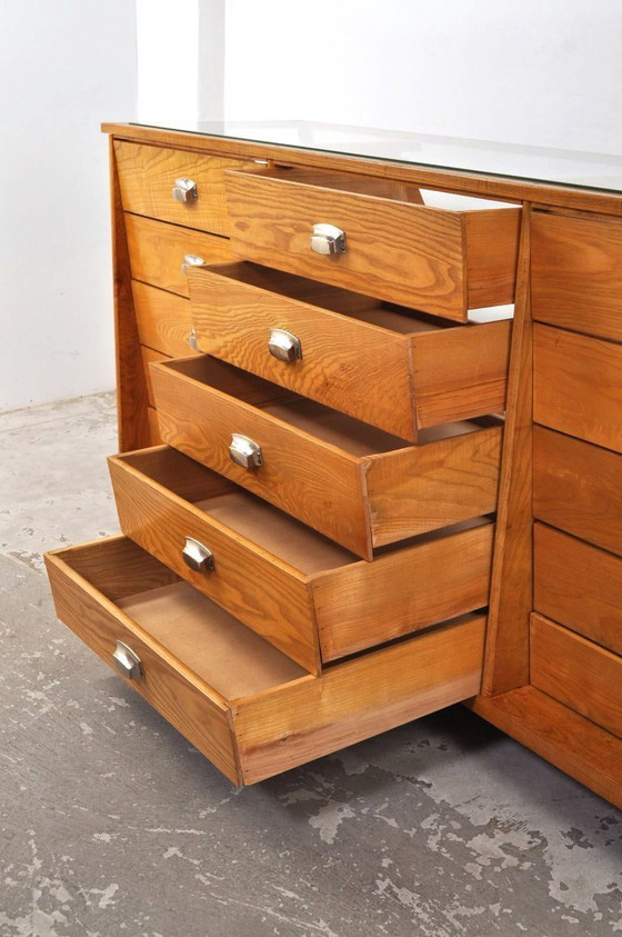 Image 1 of Vetrina/bancone da negozio in rovere stile Art Déco, anni '30