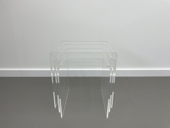 Image 1 of Ensemble de 3 tables d'appoint vintage en verre acrylique 60s