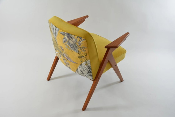 Image 1 of Gele konijnenfauteuil en vogels