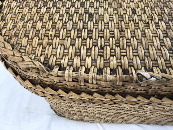 Image 1 of Grande table basse vintage en rotin