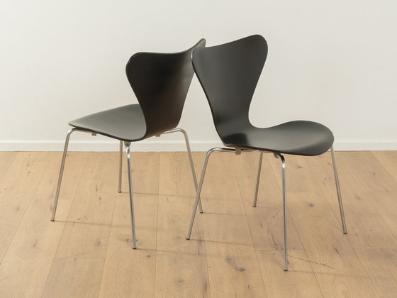 Image 1 of 2x Arne Jacobsen 3107 Esszimmerstühle, Fritz Hansen