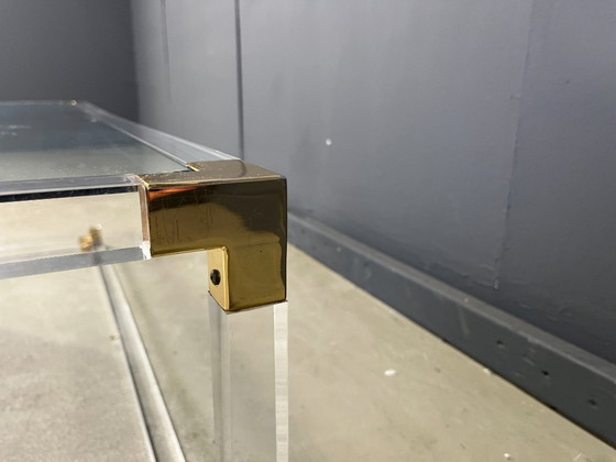 Image 1 of Tavolino da caffè vintage in ottone e lucite nello stile di Charles Hollis Jones, anni '70