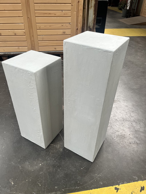 Pedestal / column concrete look