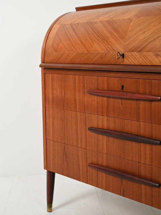 Image 1 of Secrétaire scandinavo in teak degli anni '50 con maniglie scolpite allungate