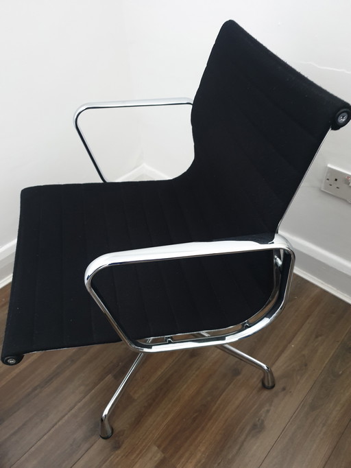 Eames Aluminium EA 103/101/104 Chair