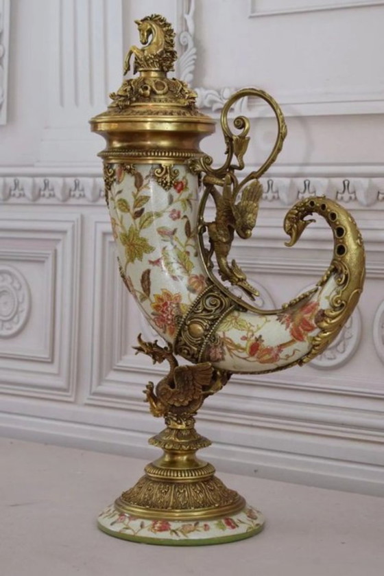 Scultura a Corno in Porcellana di Lusso con Montature in Bronzo – Imponente Capolavoro Decorativo di Alta (photo 6 of 11)