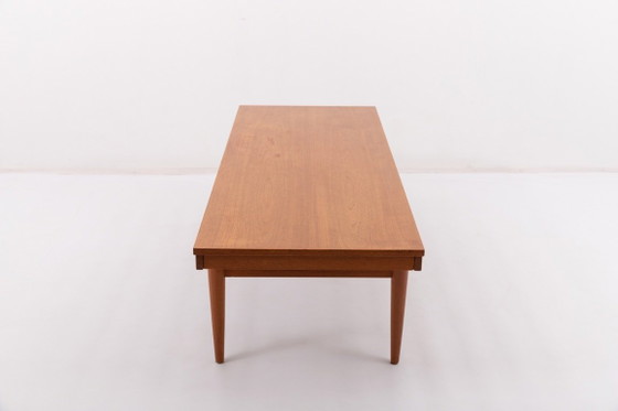 Image 1 of Mesa de centro danesa moderna de teca de la década de 1960