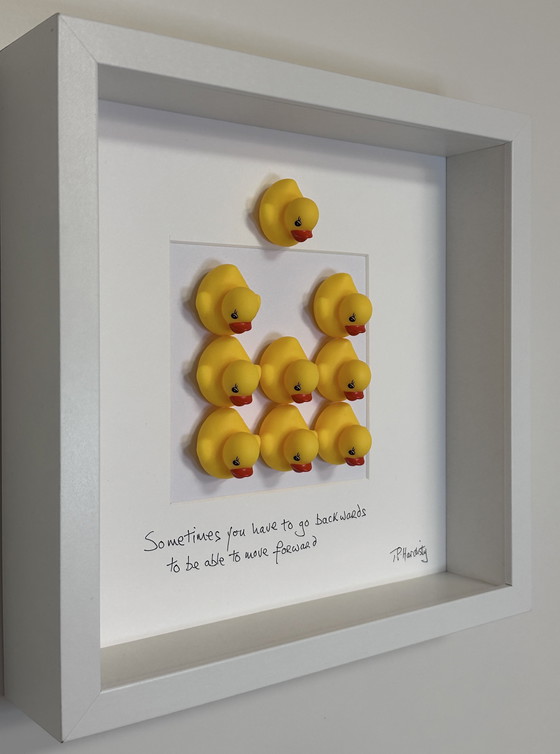 Image 1 of Manchmal muss man rückwärts gehen... vom internationalen Künstler T P Hardisty