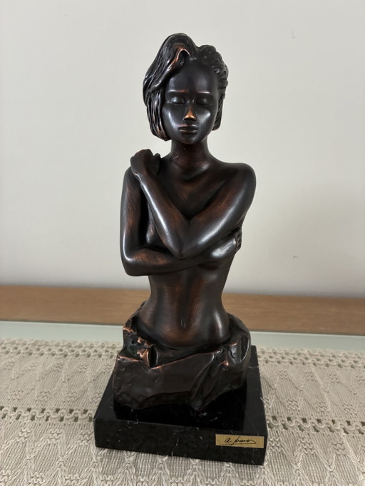 Paor S.A. Madrid – Buste féminin signé – Patine bronze – Socle en marbre