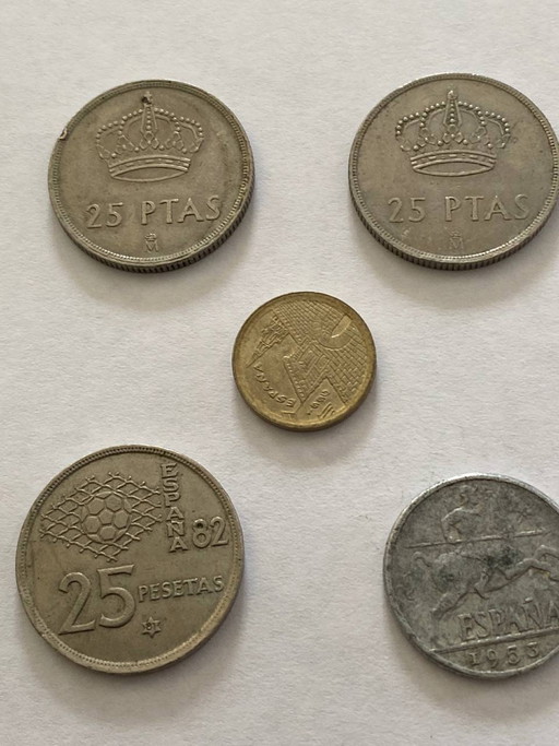 Lot of 5 old Spanish coins – Pesetas and centimos – decoratieve objecten