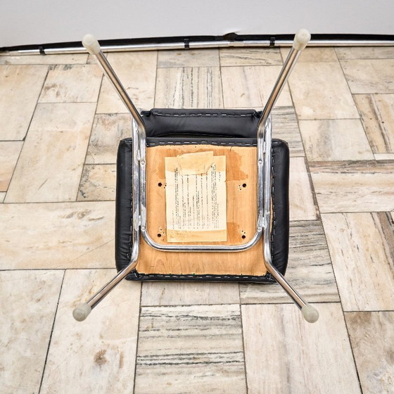 Image 1 of Sedia vintage in pelle con gambe cromate, anni '70, Cecoslovacchia