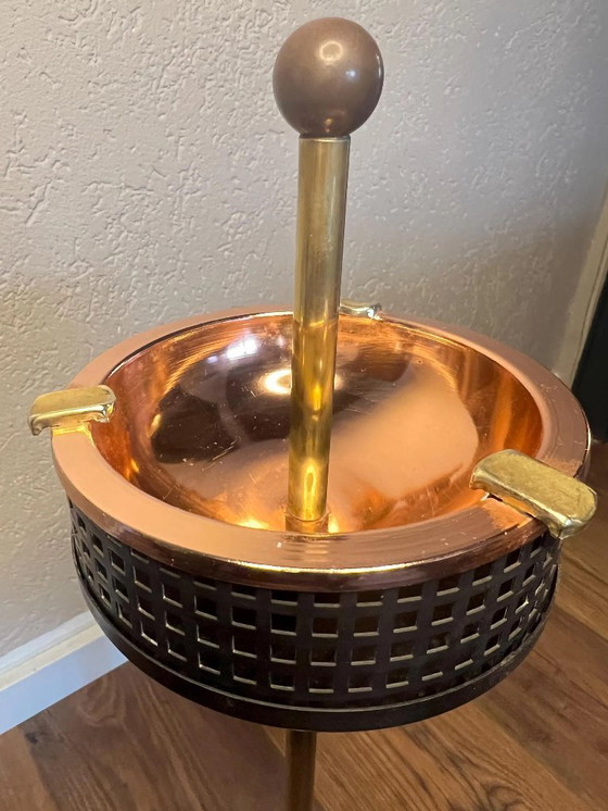 Image 1 of Posacenere Mid Century 1960 - Germania, in ottone e metallo. In nero, oro rosa e ottone patinato