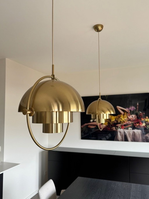 2 x Gubi Multi-Lite hanglampen in messing