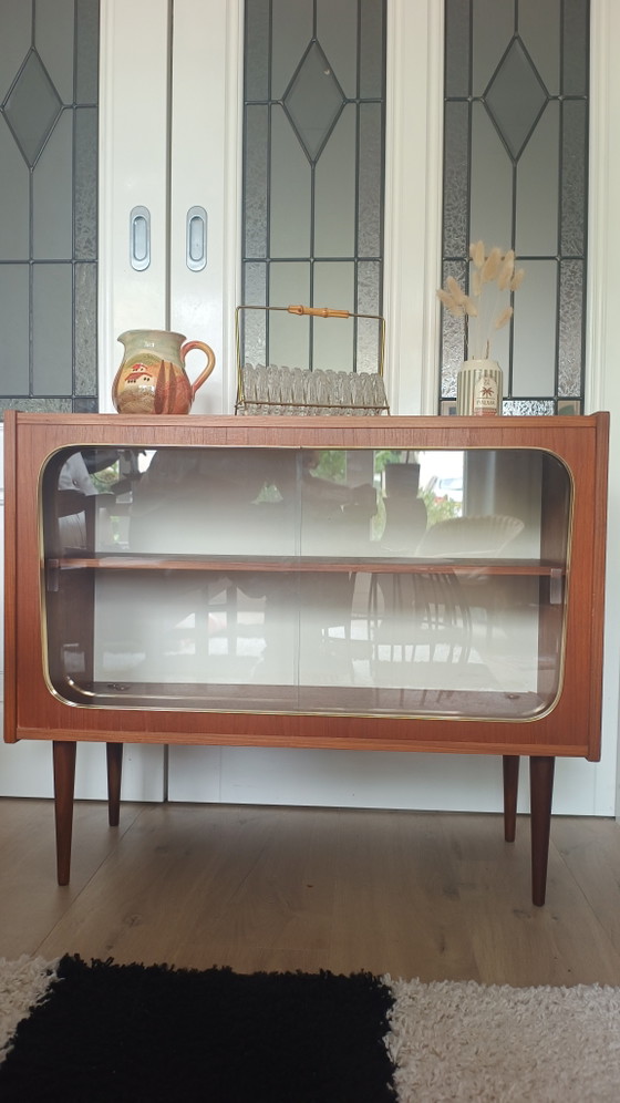 Image 1 of Vintage mid-century vitrinekastje / drankkastje in teak