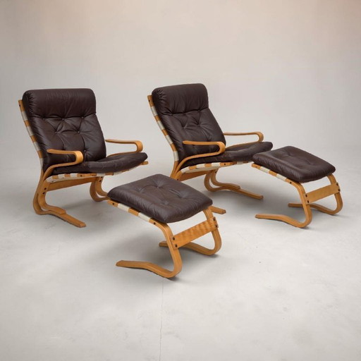 Années 1970, design norvégien d'Elsa & Nordahl Solheim, ensemble chaise et tabouret.