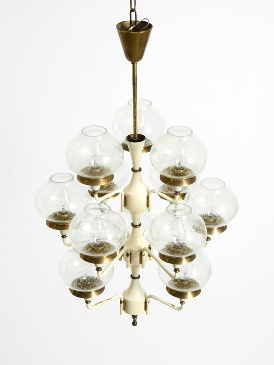 Image 1 of Bellissima lampada da soffitto a forma di tulipano in ottone e vetro, degli anni '60, disegnata da Hans Agne Jakobsson.