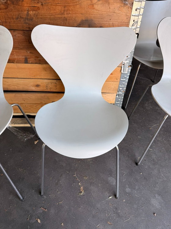 Image 1 of 34x Chaise Butterfly de Fritz Hansen, par Arne Jacobsen