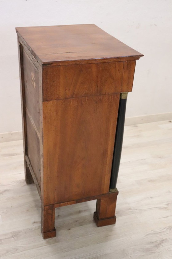 Image 1 of Antico comodino in noce, Italia, inizio XIX secolo