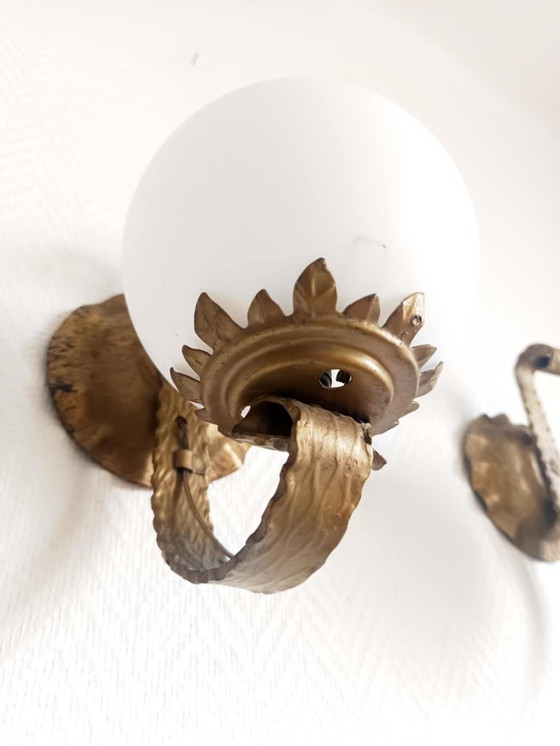 Image 1 of 2 brutalistische wandlampen van verguld metaal, circa 1970