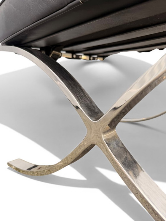 Image 1 of Ottoman Barcelona ORIGINAL Knoll - Design Ludwig Mies van der Rohe - Cuir Noir & Acier Chrome Poli Main