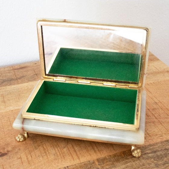 Image 1 of Boîte à bijoux vintage en onyx des années 1960 avec pattes de lion en laiton