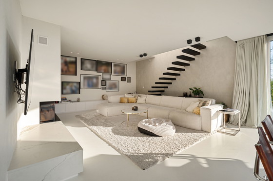 Image 1 of Modern sofa for sale