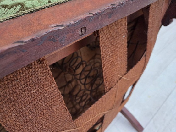 Image 1 of Dänischer Sessel aus den 1950er Jahren, grüner Möbelveloursbezug, geschnitztes Eichenholz.