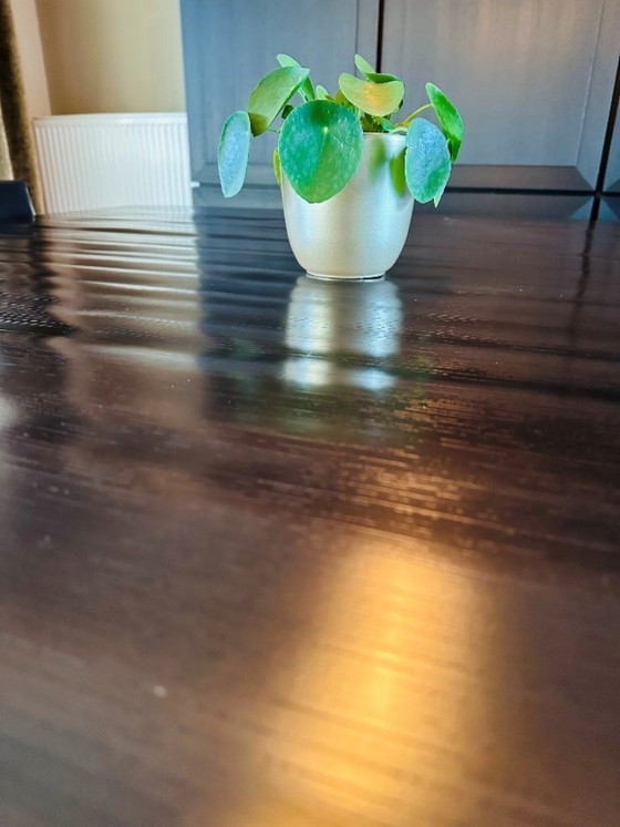 Image 1 of Design table Wobble