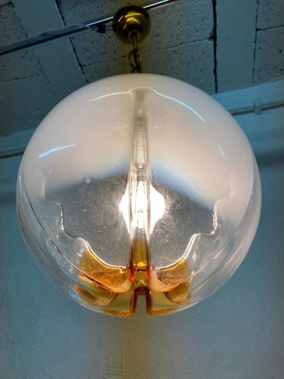 Image 1 of Lampada a sospensione a globo in vetro della metà del secolo scorso anni '60-'70