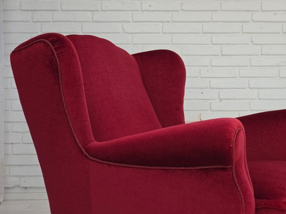 Image 1 of 1960s, fauteuil danois, velours rouge, pieds en hêtre.